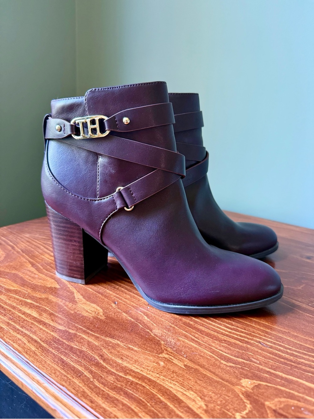 Tommy Hilfiger Darhla Women's Burgundy Purple Leather Ankle Boots Block Heel
